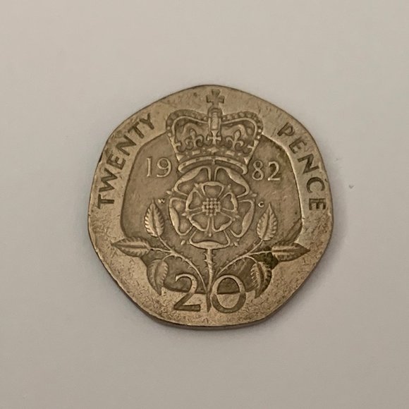 1982 - Twenty Pence Coin - United Kingdom U.K. - Queen Elizabeth II D·G·REG·F·D - Picture 1 of 6